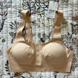 NWT LIVELY BRALETTE
